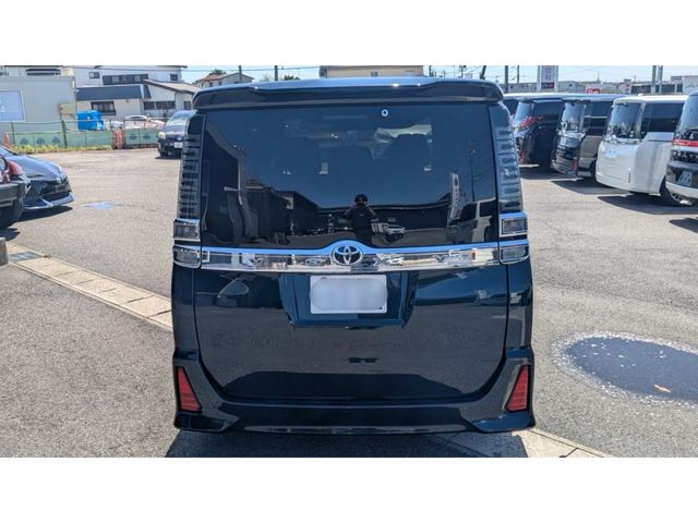 TOYOTA VOXY 2018 Image 31
