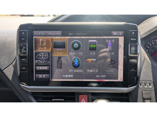 TOYOTA VOXY 2018 Image 31