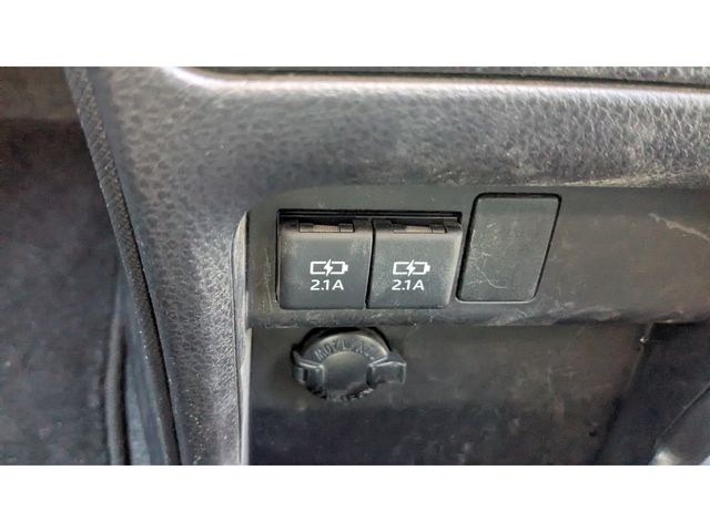 TOYOTA VOXY 2018 Image 31