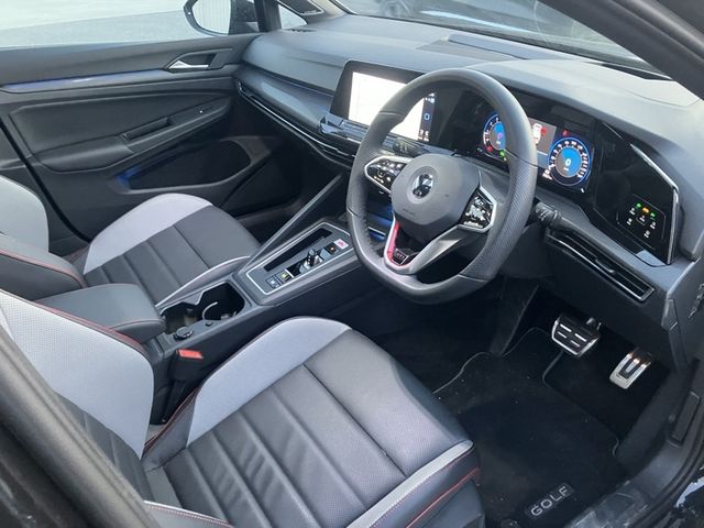 VOLKSWAGEN GOLF GTI 2022 Image 31