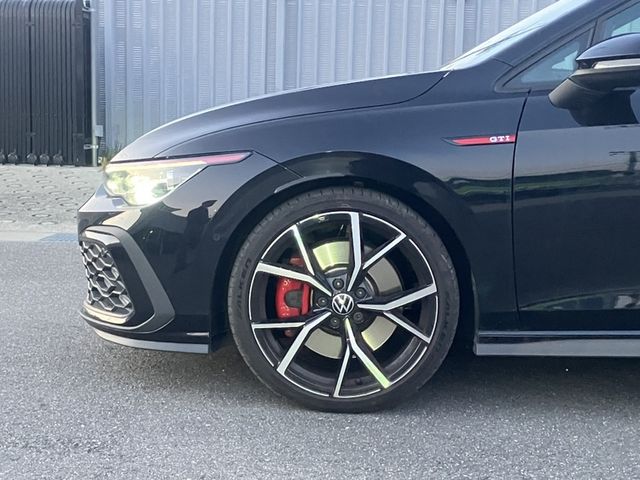 VOLKSWAGEN GOLF GTI 2022 Image 31