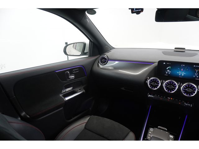 MERCEDES BENZ GLA CL 2021 Image 31