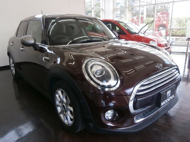 BMW MINI COOPER 5DOOR 2018 Image 31