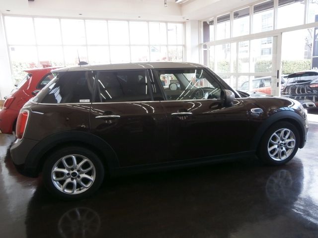 BMW MINI COOPER 5DOOR 2018 Image 31