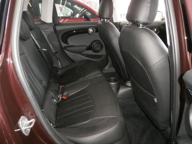 BMW MINI COOPER 5DOOR 2018 Image 31