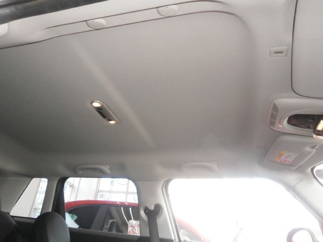 BMW MINI COOPER 5DOOR 2018 Image 31