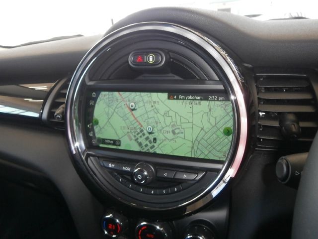 BMW MINI COOPER 5DOOR 2018 Image 31