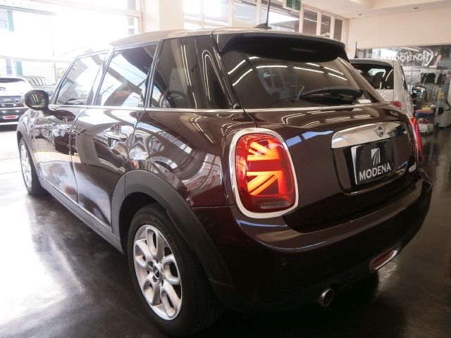 BMW MINI COOPER 5DOOR 2018 Image 31