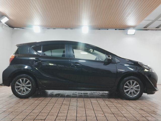 TOYOTA AQUA 2018 Image 31