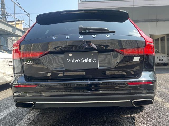 VOLVO V60 2022 Image 31