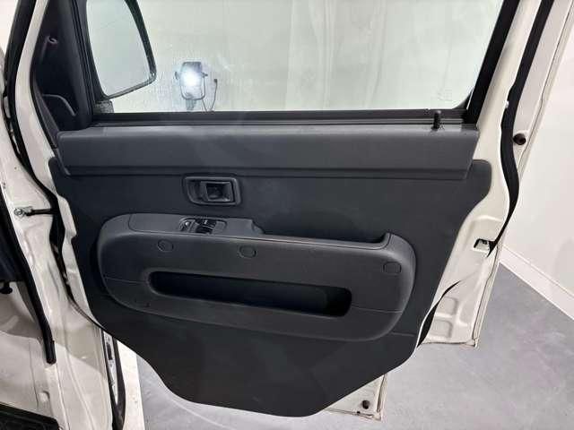 DAIHATSU HIJET CARGO 4WD 2016 Image 31