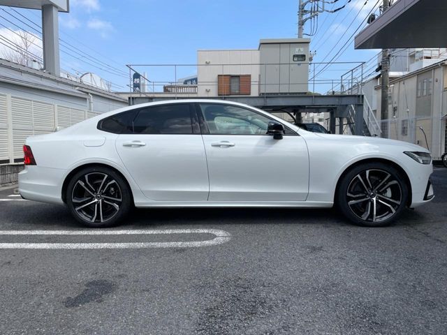 VOLVO S90 2022 Image 31