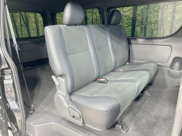 TOYOTA HIACE VAN 2WD 2022 Image 31