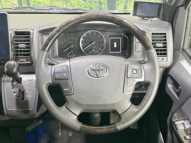 TOYOTA HIACE VAN 2WD 2022 Image 31