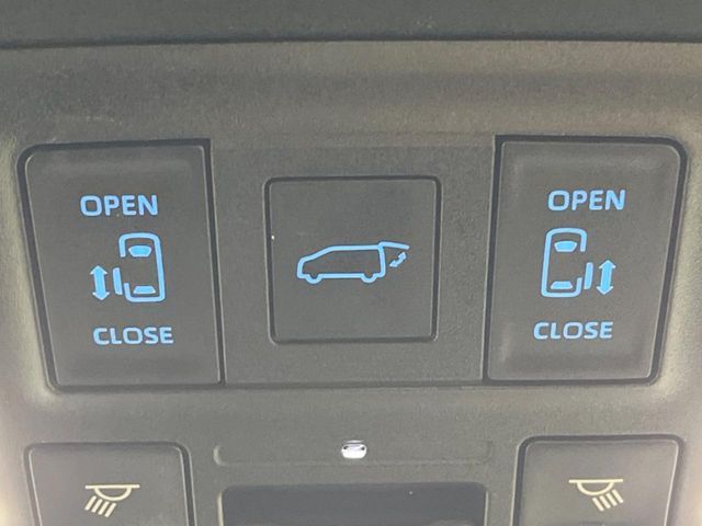 TOYOTA VOXY HYBRID 2023 Image 31