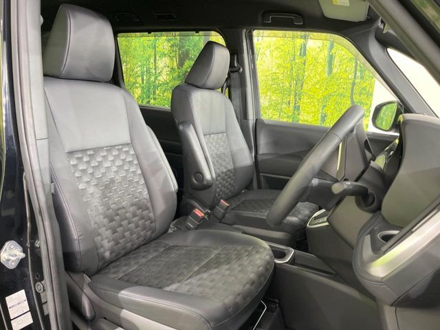 TOYOTA VOXY HYBRID 2023 Image 31