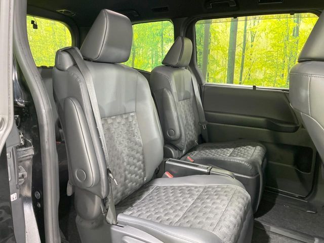 TOYOTA VOXY HYBRID 2023 Image 31