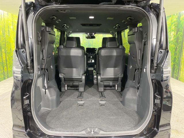 TOYOTA VOXY HYBRID 2023 Image 31