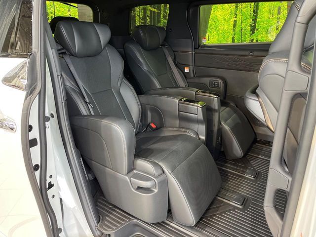 TOYOTA ALPHARD HYBRID 2025 Image 31