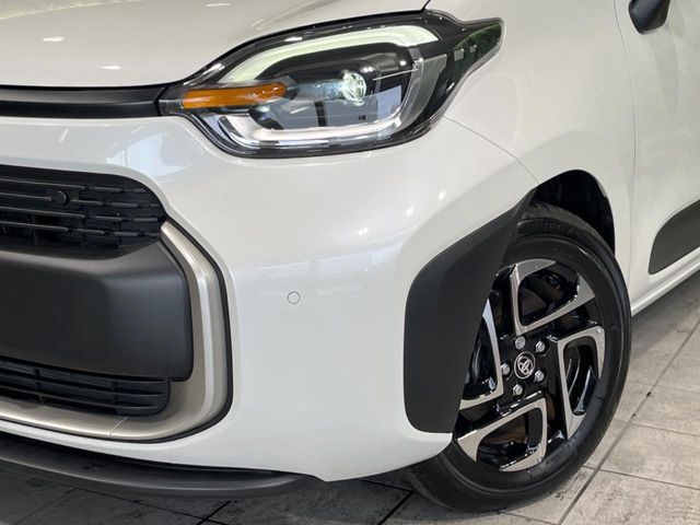 TOYOTA SIENTA HYBRID 2023 Image 31
