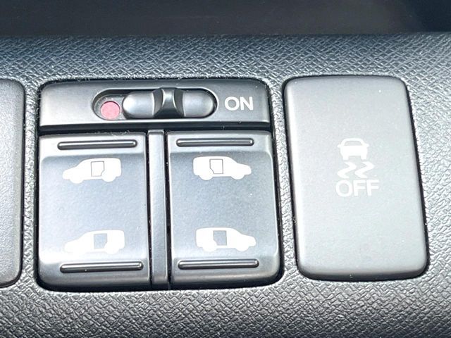 HONDA STEPWAGON SPADA 2010 Image 31