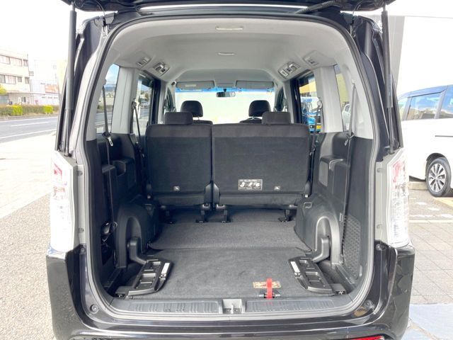 HONDA STEPWAGON SPADA 2010 Image 31