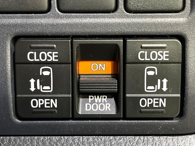 TOYOTA NOAH 4WD 2015 Image 31