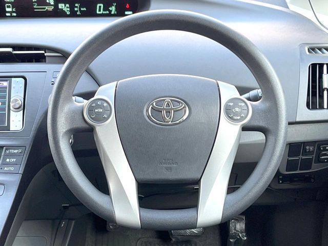 TOYOTA PRIUS 2011 Image 31
