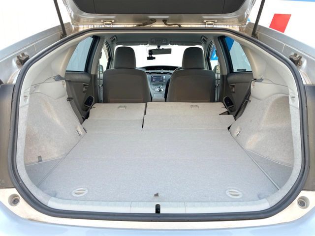 TOYOTA PRIUS 2011 Image 31