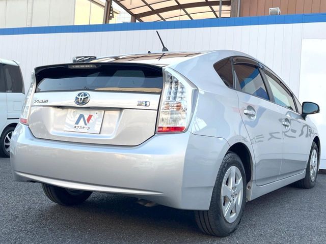 TOYOTA PRIUS 2011 Image 31