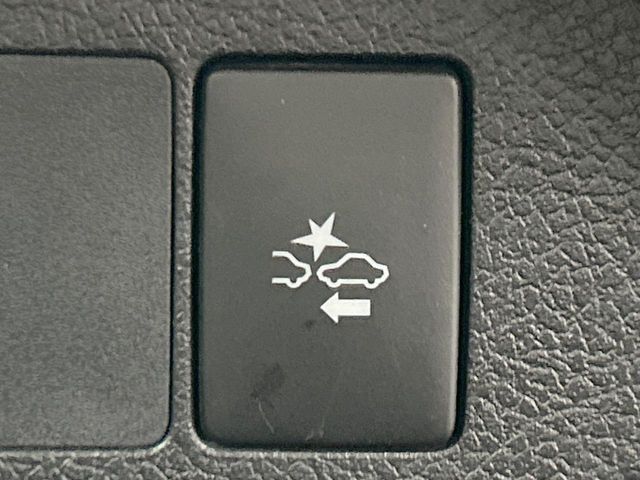 TOYOTA VITZ 2017 Image 31