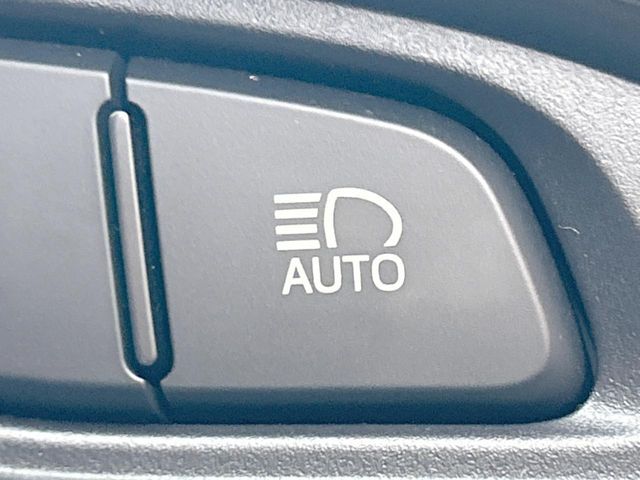 TOYOTA VITZ 2017 Image 31