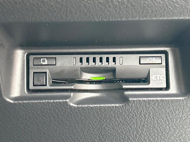 TOYOTA VITZ 2017 Image 31