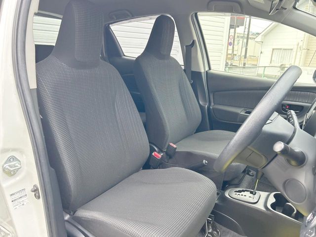 TOYOTA VITZ 2017 Image 31