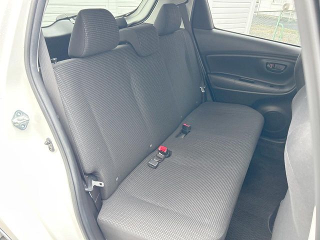 TOYOTA VITZ 2017 Image 31