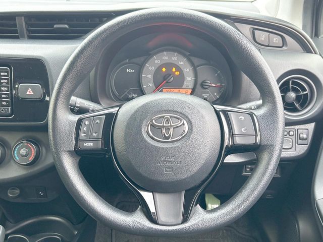 TOYOTA VITZ 2017 Image 31