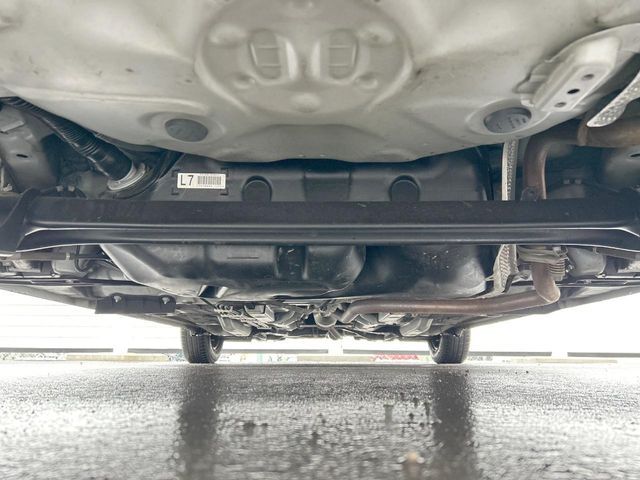TOYOTA VITZ 2017 Image 31