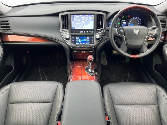 TOYOTA CROWN MAJESTA HYBRID 2014 Image 31