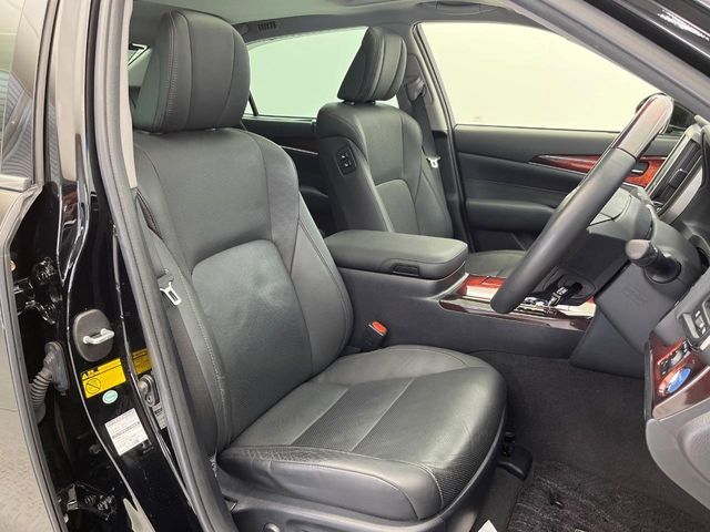 TOYOTA CROWN MAJESTA HYBRID 2014 Image 31