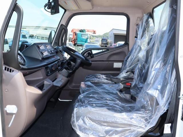 MITSUBISHI CANTER 2026 Image 31