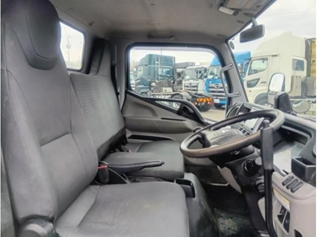 MITSUBISHI CANTER 2023 Image 31
