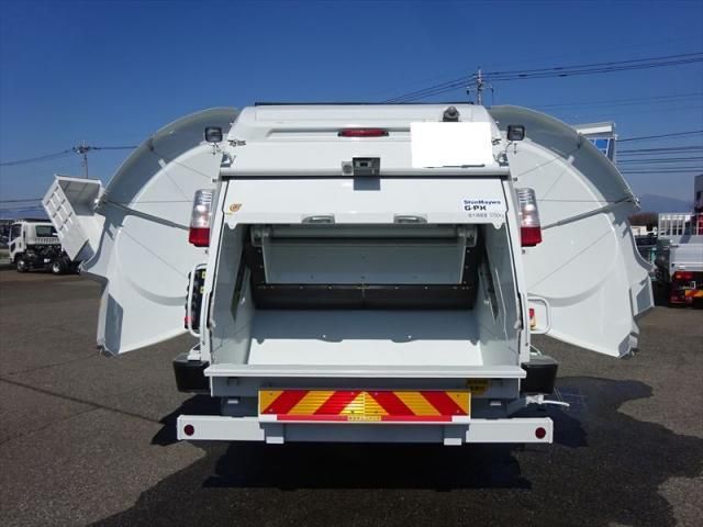 MITSUBISHI FUSOU FIGHTER 2024 Image 31