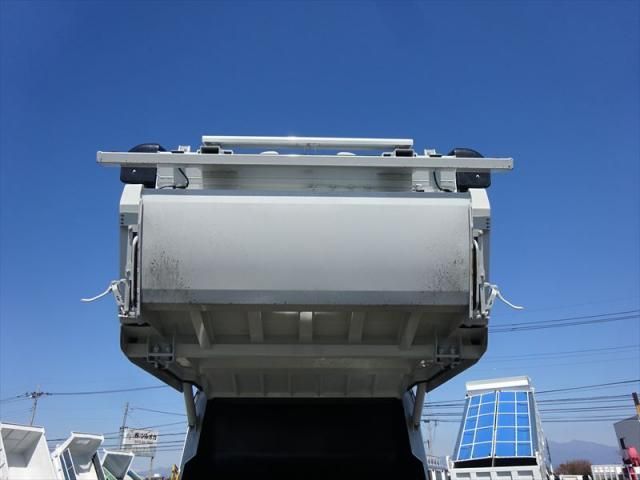 MITSUBISHI FUSOU FIGHTER 2024 Image 31