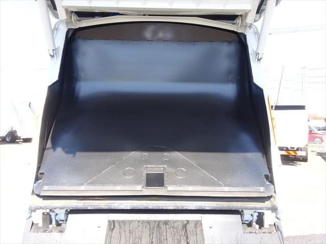 MITSUBISHI FUSOU FIGHTER 2024 Image 31