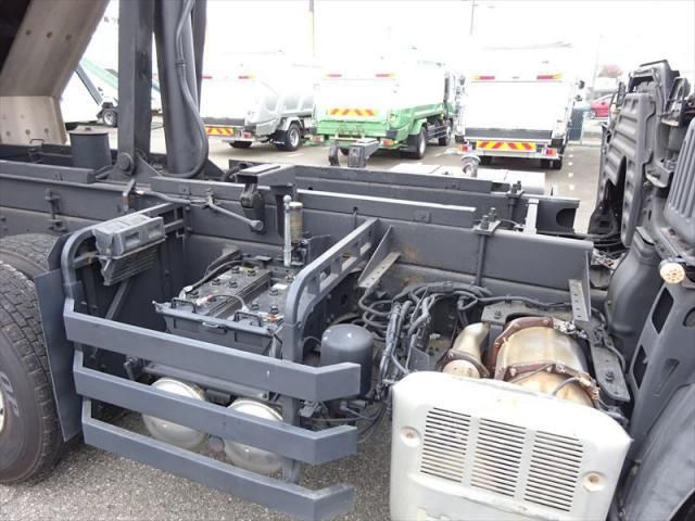 HINO PROFIA 2011 Image 31