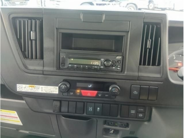 ISUZU ELF 2023 Image 31