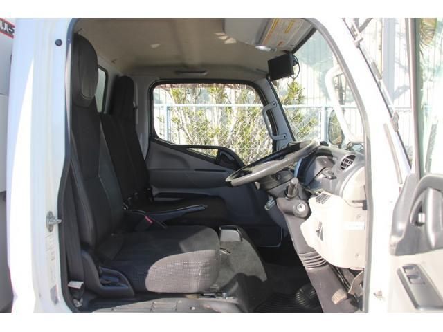 MITSUBISHI CANTER 2017 Image 31