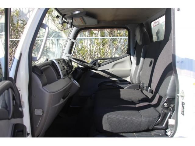 MITSUBISHI CANTER 2017 Image 31