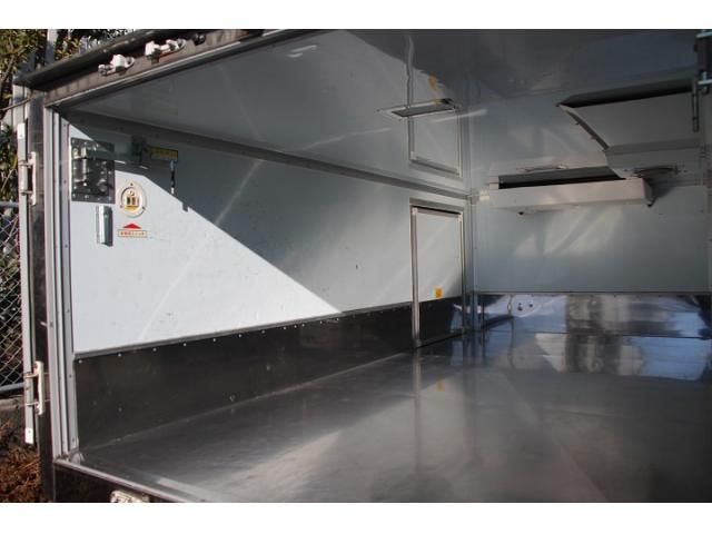 MITSUBISHI CANTER 2017 Image 31