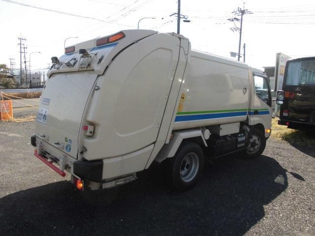 HINO DUTRO 2013 Image 31